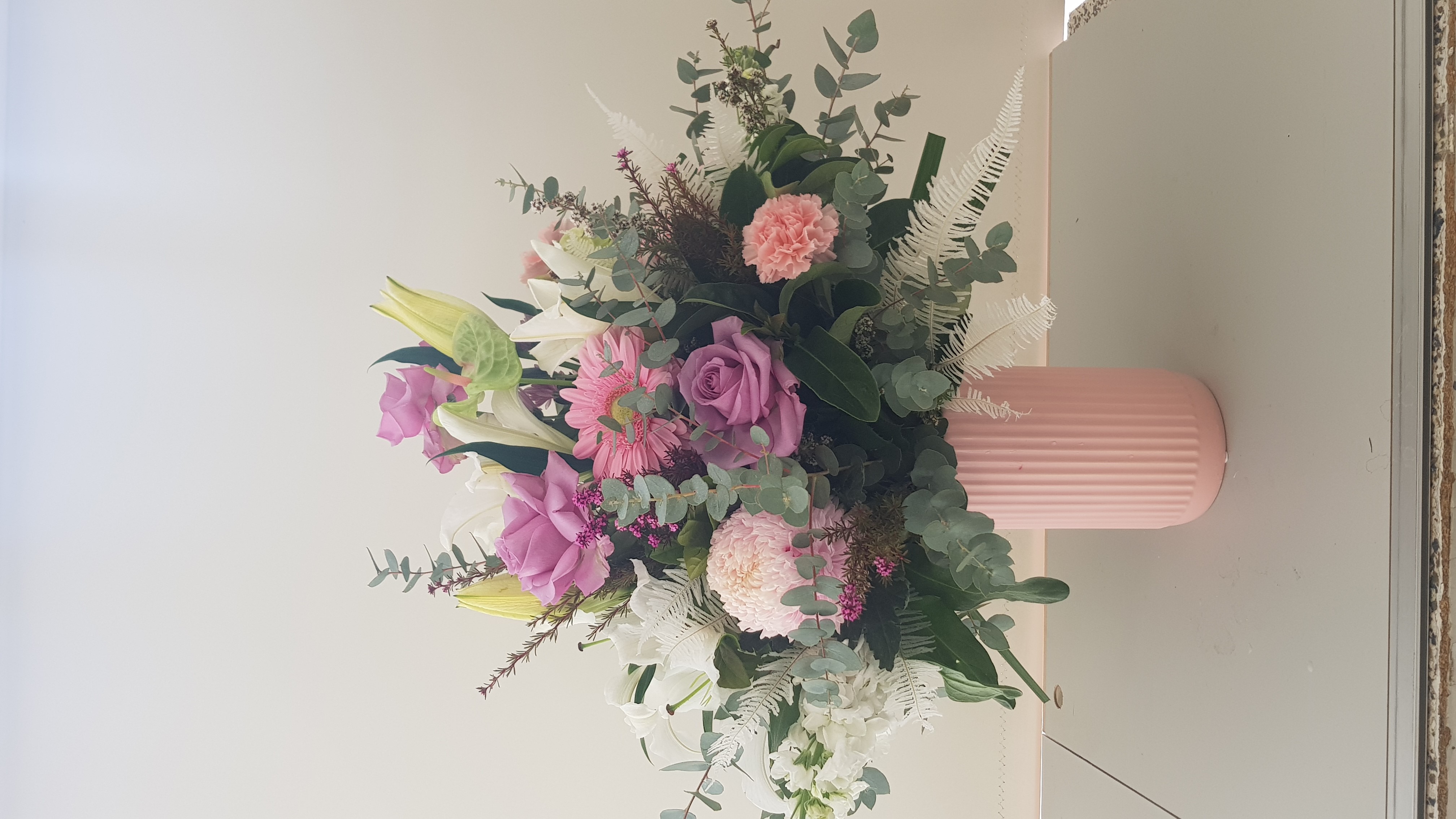 DF 48 - Romance vase arrangement 